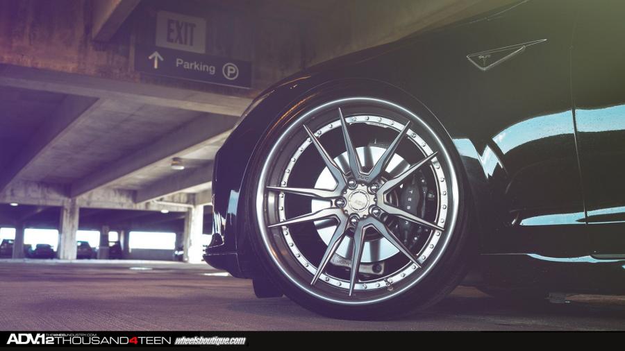 Tesla Model S by ADV.1 Wheels 2014 года  (фото 20 из 21)